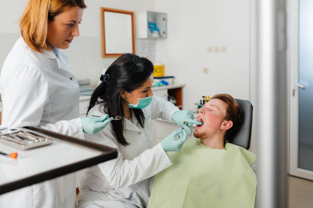 Best Emergency Tooth Extraction  in Lake Sconsin, WI